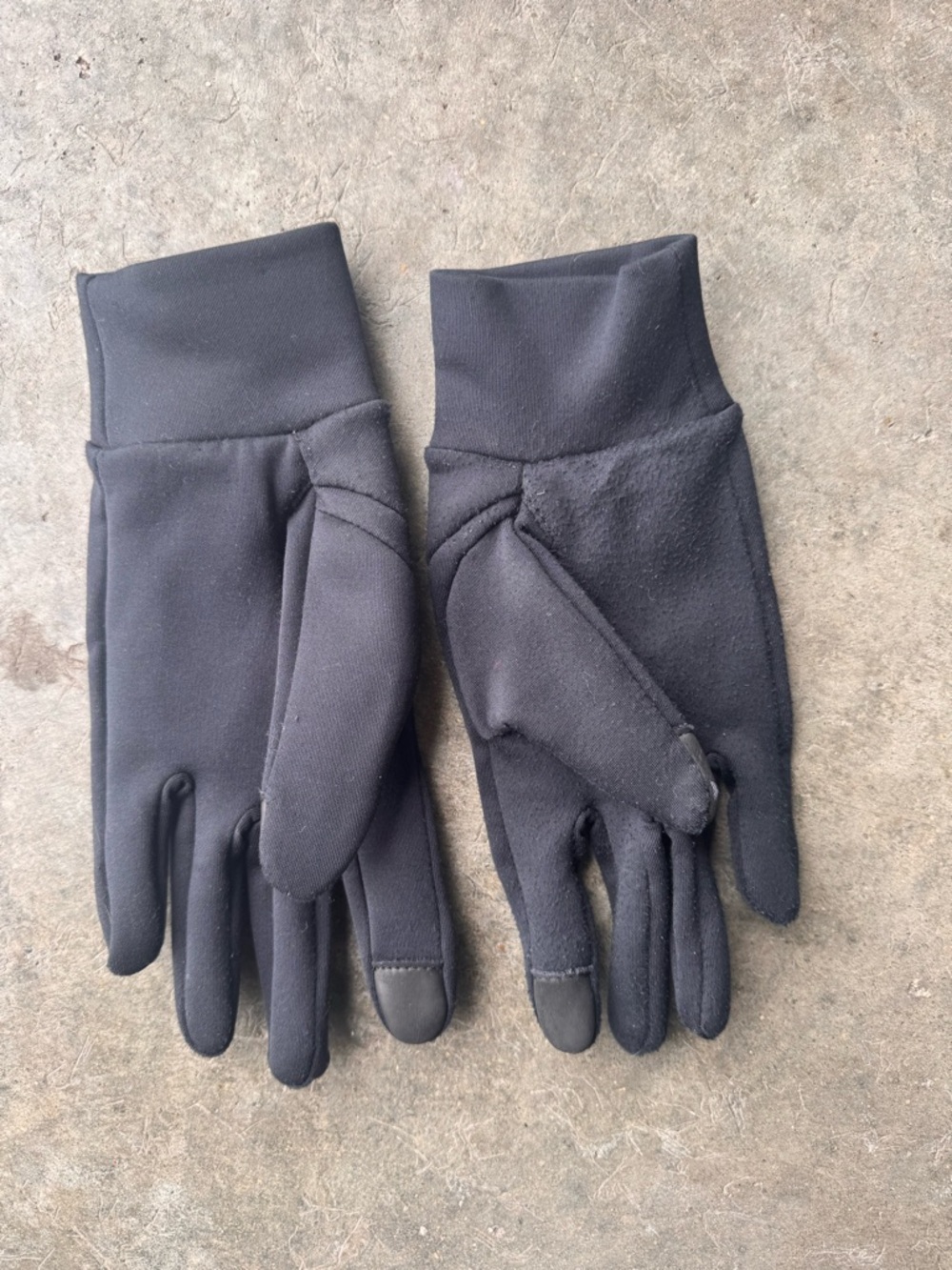 Under Armour Black Performance Gloves with Reflective Logo - Picture 2 of 2